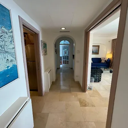Di Fronte I Faraglioni Capri
